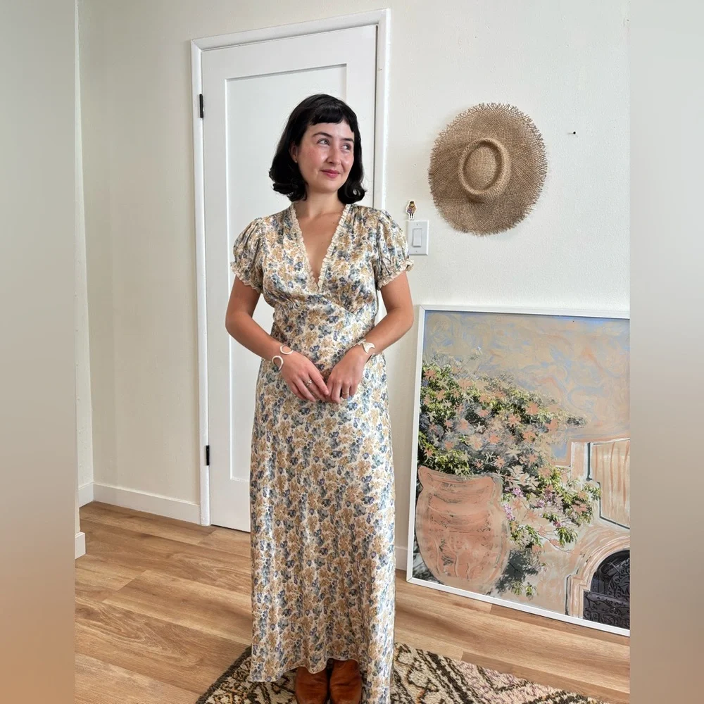 DOEN Bleu Wildflower
Thicket Silk Dress π - Picture 3 of 8